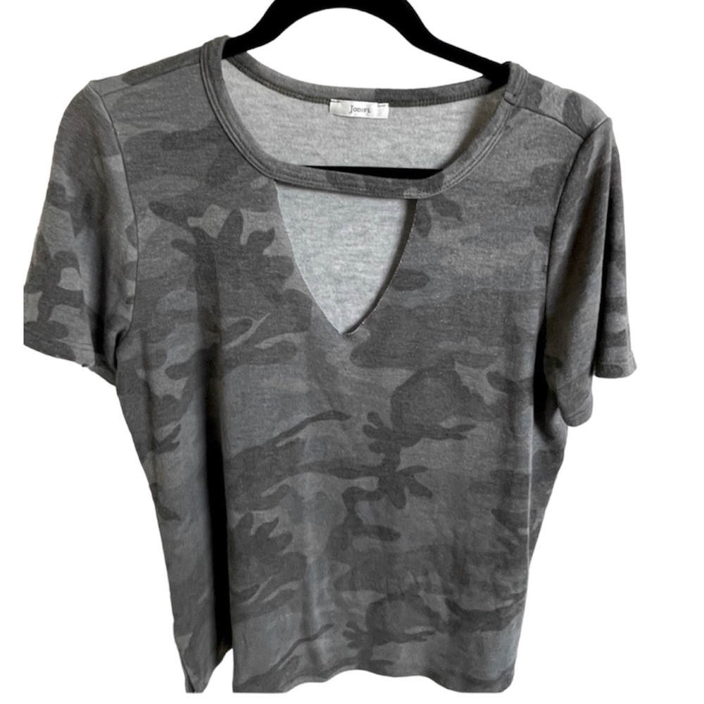 Jodifl Women’s Short Sleeve Camouflage Top